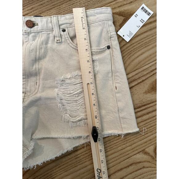 Urban Outfittes BDG Girlfriend Shorts, Cream, women’s size 27, high Rise - Picture 9 of 10